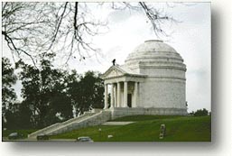 Illinois Monument at Vicksburg.jpg