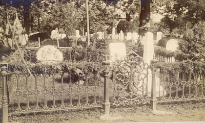 Stonewall Jackson grave Lexington, Virginia.jpg